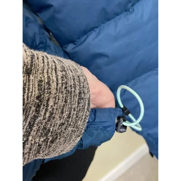 The North Face Blue Puffer Jacket - Picture 7 of 12